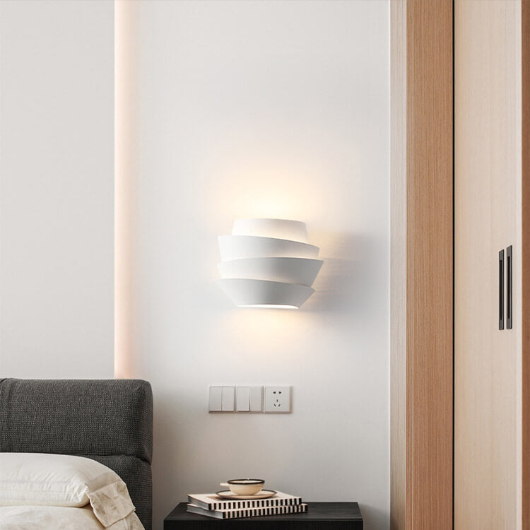 Skandinavisk vägglampa med dubbla ljuspunkter - NordGlow | Karnz