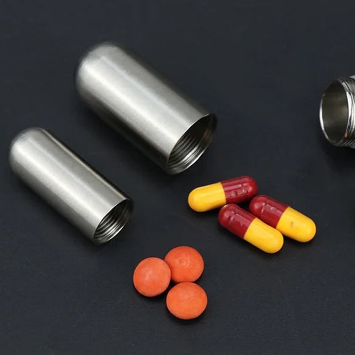 Bärbar medicinförpackning i rostfritt stål