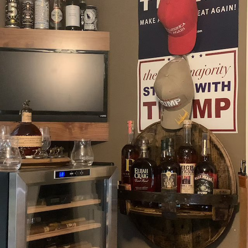 Sandsberg | Whiskeyfat Vägghylla | Rustikalt Massivträdsdesign | Rund