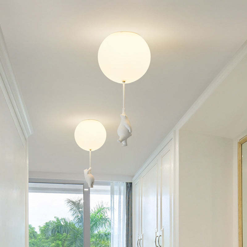 SkyDream Barntaklampa med Björn och Ballong - Lekfull Design och energieffektiv LED-belysning | Karnz