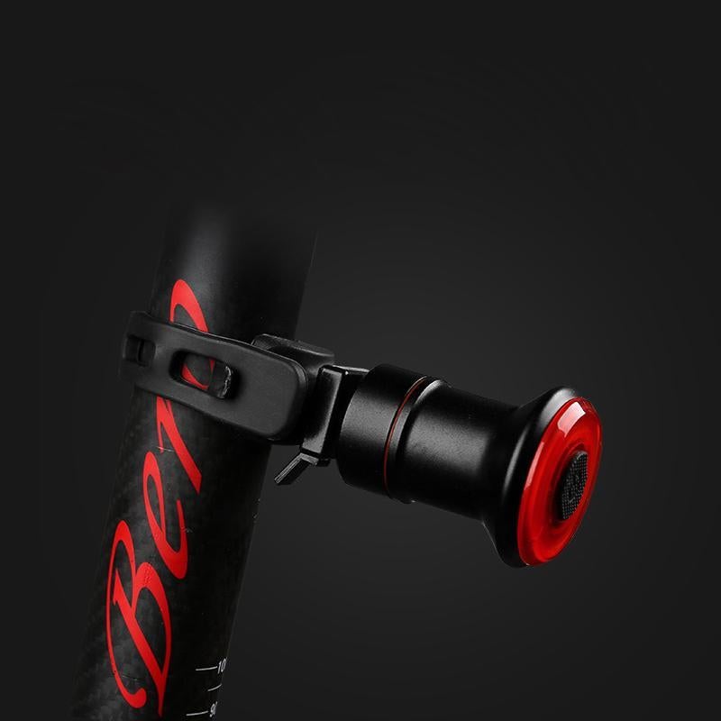 VeloSafe Slim – USB-uppladdningsbart intelligent cykelbakljus med bromssensor | Karnz