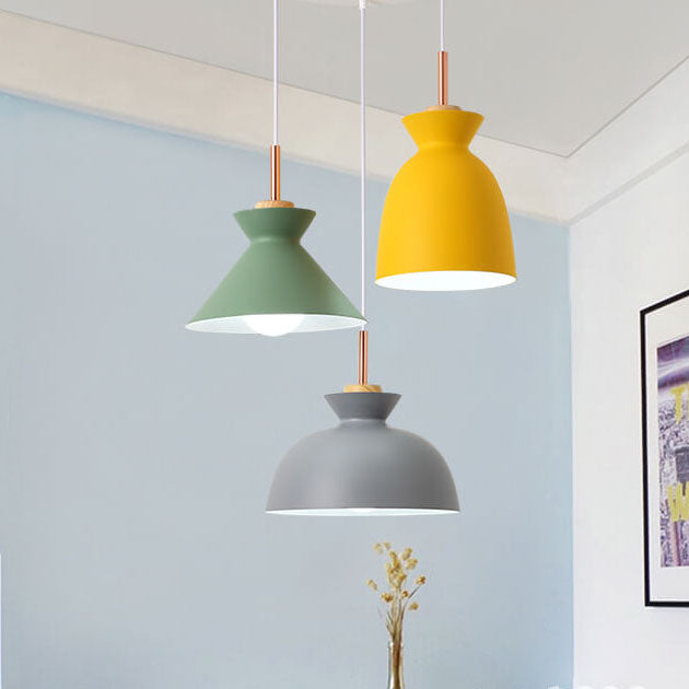 Karnz | AuroraLite Nordic Pendellampa | Metalldesign | 1-lampa | Moderna färgalternativ