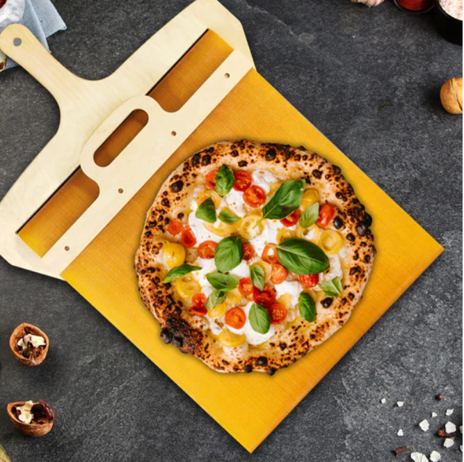 Sandsberg | Glidande Pizzaspade | Lätt att plocka upp med non-stick yta | Trä