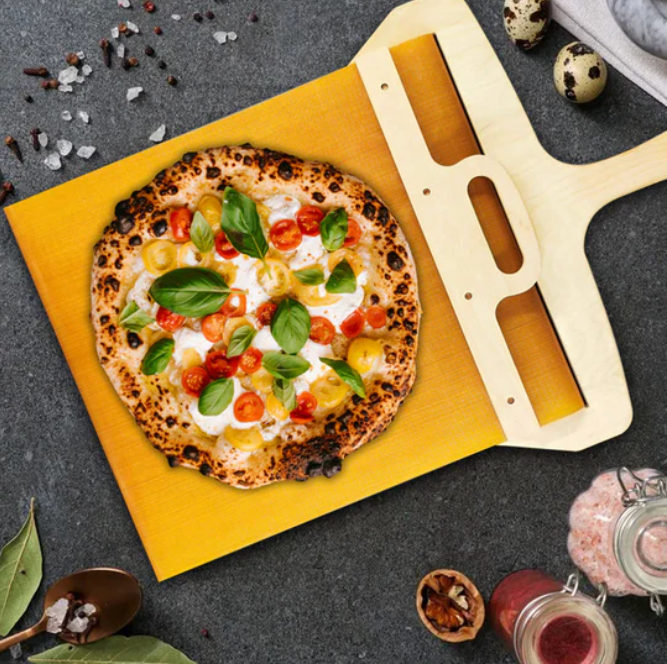 Sandsberg | Glidande Pizzaspade | Lätt att plocka upp med non-stick yta | Trä