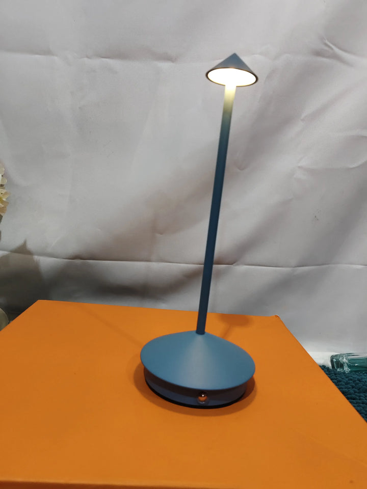 ClarityGlow – Trådlös LED-Bordslampa | Karnz