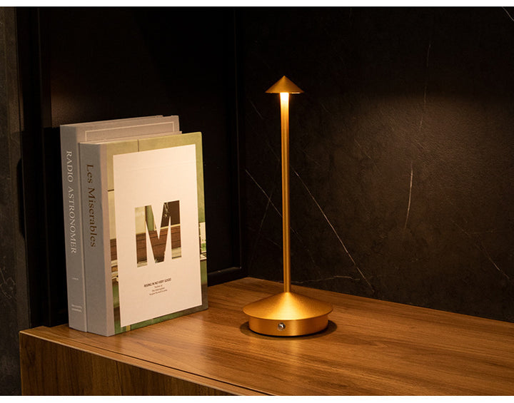 ClarityGlow – Trådlös LED-Bordslampa | Karnz