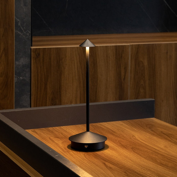 ClarityGlow – Trådlös LED-Bordslampa | Karnz