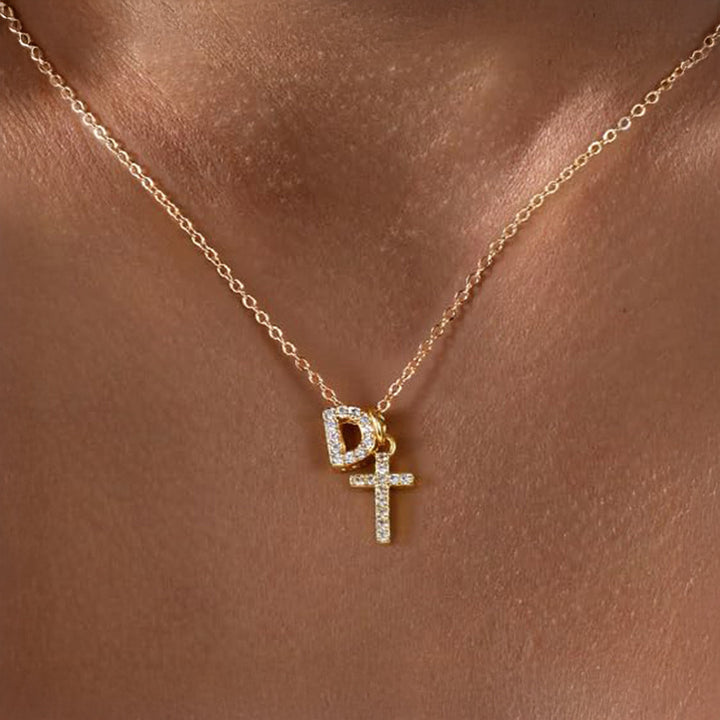 Karnz | Delikat Diamant Initial &amp; Kors Halsband