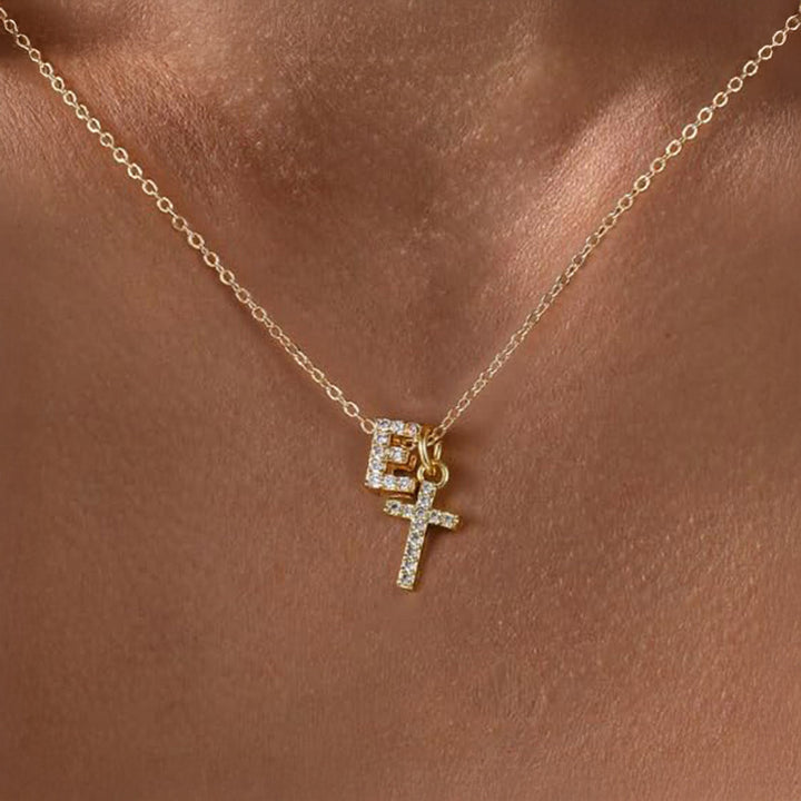 Karnz | Delikat Diamant Initial &amp; Kors Halsband