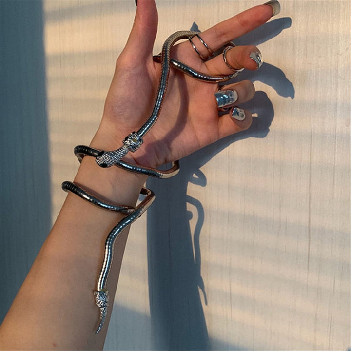 Ormkedja - mångsidig och trendig accessoar