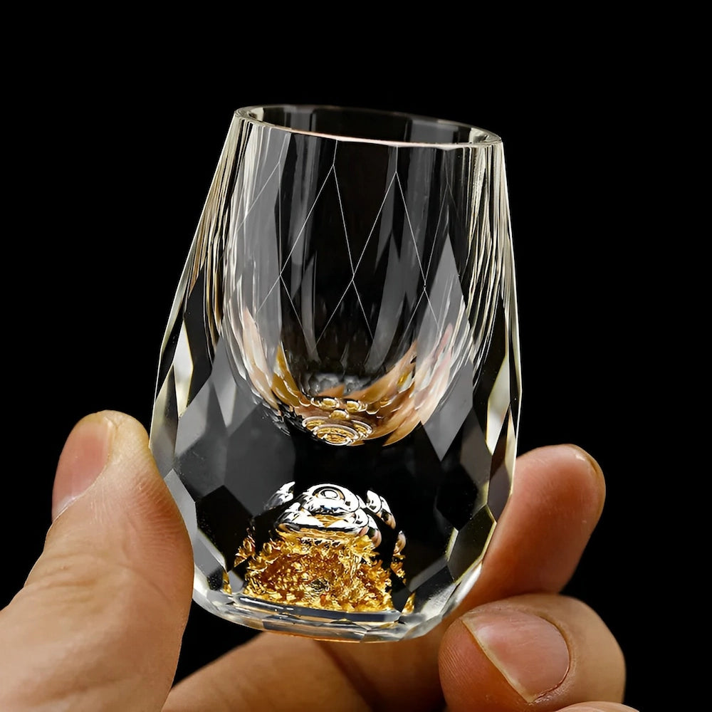 Lyxiga Kristallglas med Guldflingor – Handgjorda – 2-pack – För Whisky och Premiumdrycker