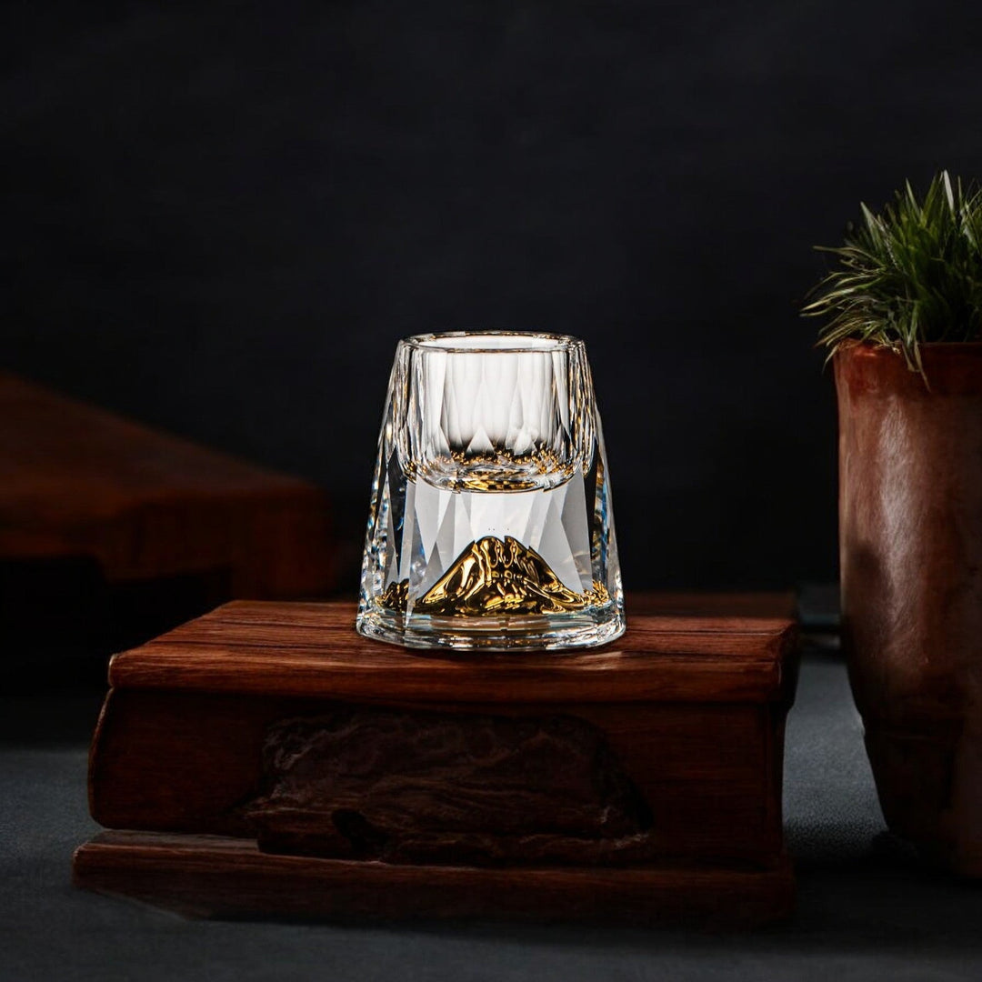 Lyxiga Kristallglas med Guldflingor – Handgjorda – Set om 2 – För Whisky &amp; Premiumdrycker | Karnz