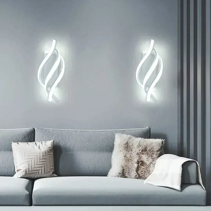 Spiralformad vägglampa