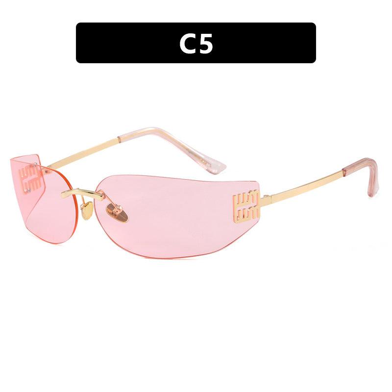 Damen futuristisk designer solbrille med usædvanlig ramme og UV-beskyttelse fra Karnz