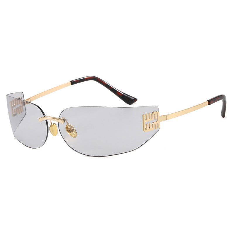 Damen futuristisk designer solbrille med usædvanlig ramme og UV-beskyttelse fra Karnz