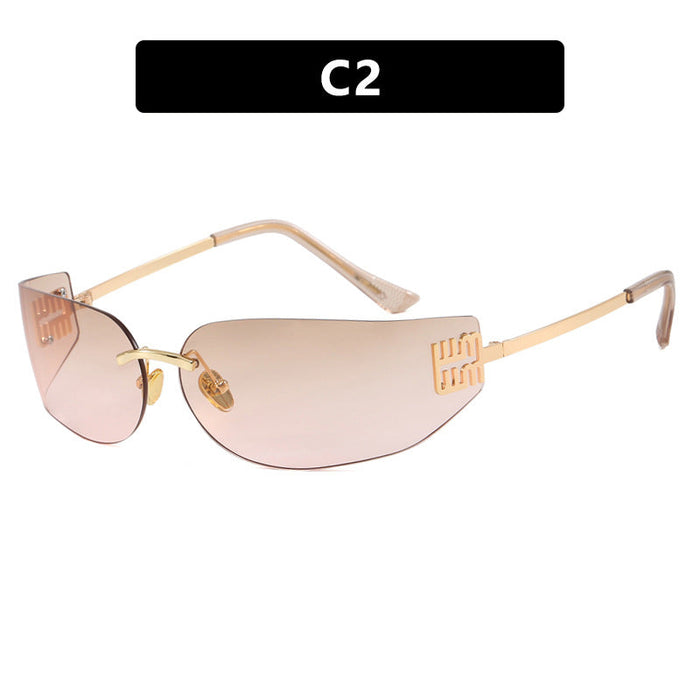 Damen futuristisk designer solbrille med usædvanlig ramme og UV-beskyttelse fra Karnz