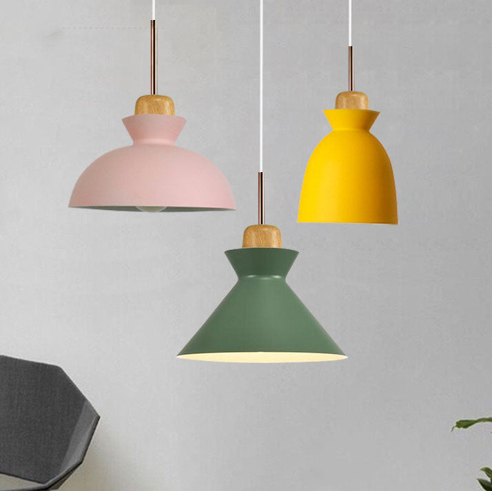 Karnz | AuroraLite Nordic Pendellampa | Metalldesign | 1-lampa | Moderna färgalternativ