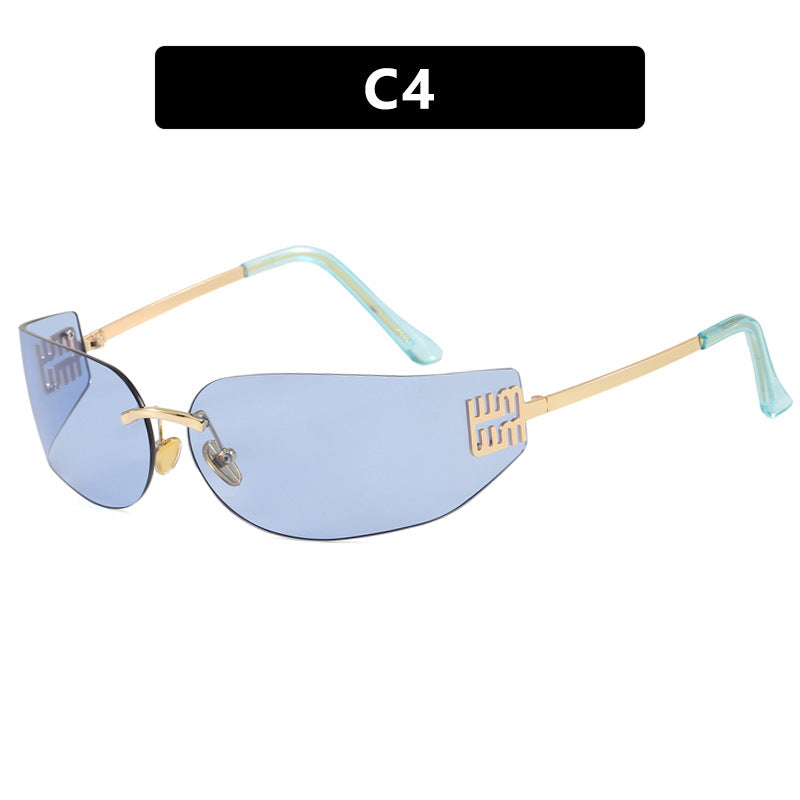 Damen futuristisk designer solbrille med usædvanlig ramme og UV-beskyttelse fra Karnz