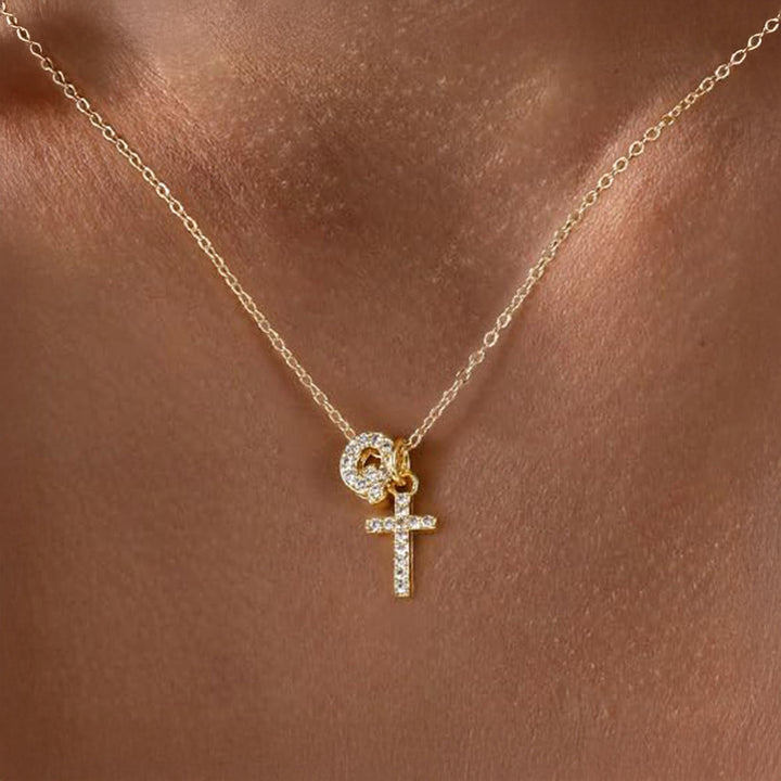 Karnz | Delikat Diamant Initial &amp; Kors Halsband