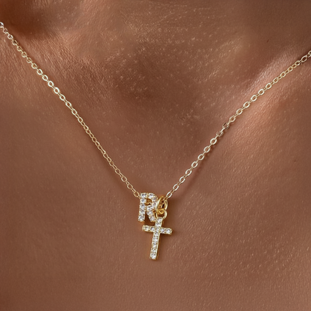 Karnz | Delikat Diamant Initial &amp; Kors Halsband