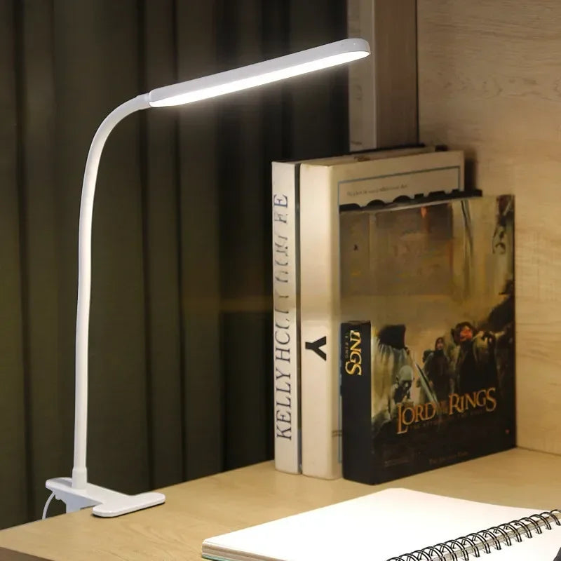 Karnz | LED-Klemmlampa LumaFlex | 3 ljusfärger &amp; 10 ljusstyrkenivåer | USB-drift | Flexibel svanhals | Ögonvänlig &amp; dimbar
