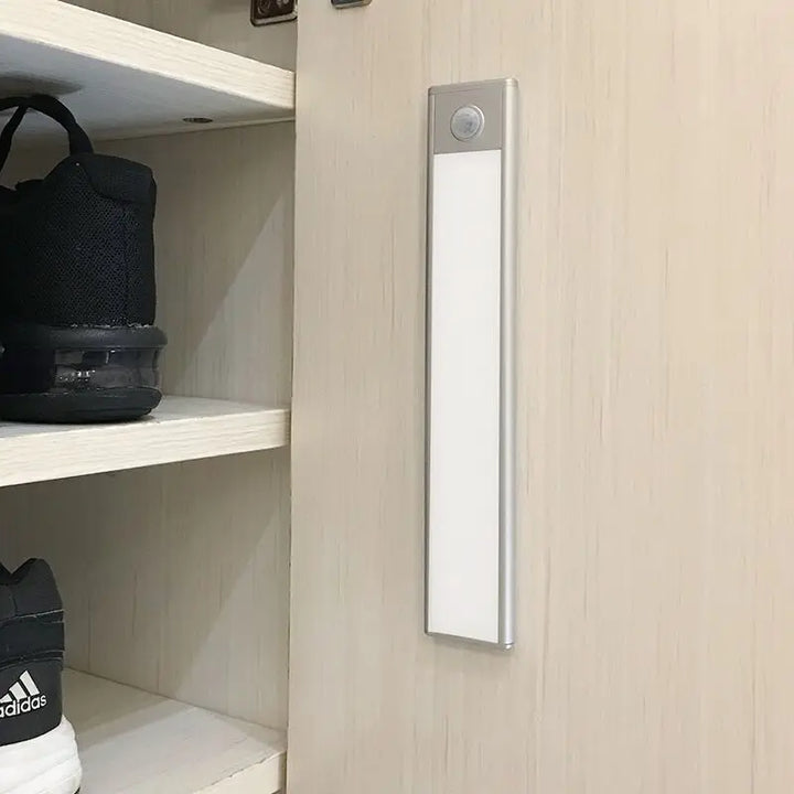 USB-uppladdningsbar rörelsesensorlampa