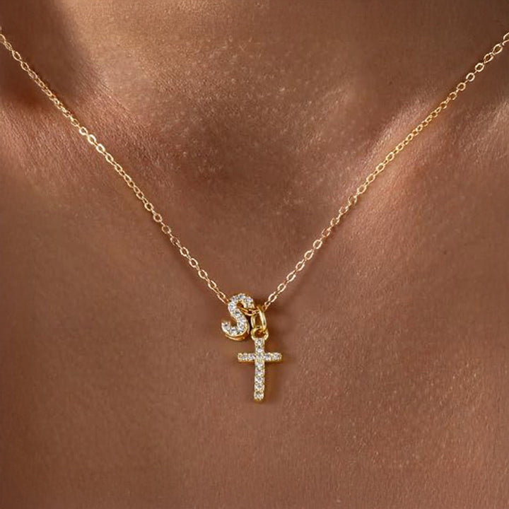 Karnz | Delikat Diamant Initial &amp; Kors Halsband