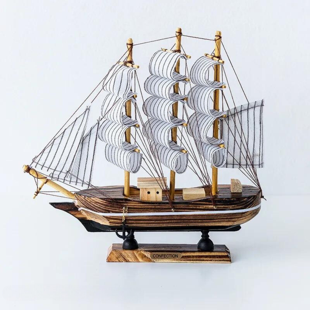 Karnz | Royaleva Nordic Trä Segelbåt Skulptur - LED-belyst dekorativt föremål, batteridriven