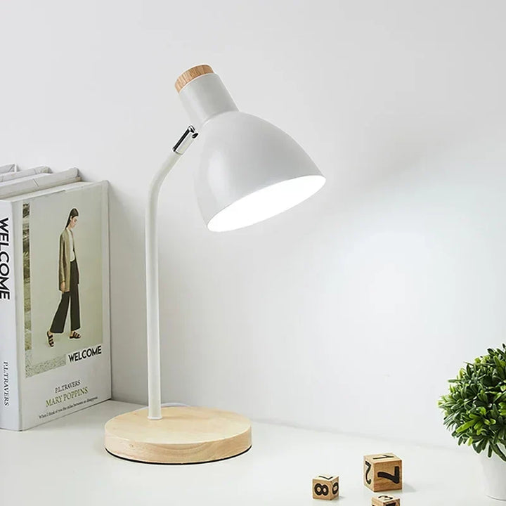 Träbordslampa – Kreativ skandinavisk skrivbordslampa i trä och metall