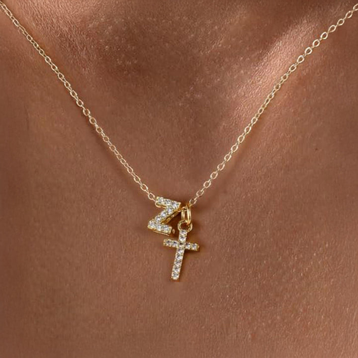 Karnz | Delikat Diamant Initial &amp; Kors Halsband