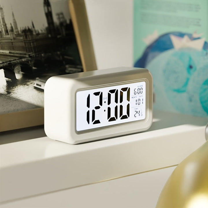 Sandsberg | Slank Digital Väckarklocka | LCD-Display med Snooze-funktion | Flera färger