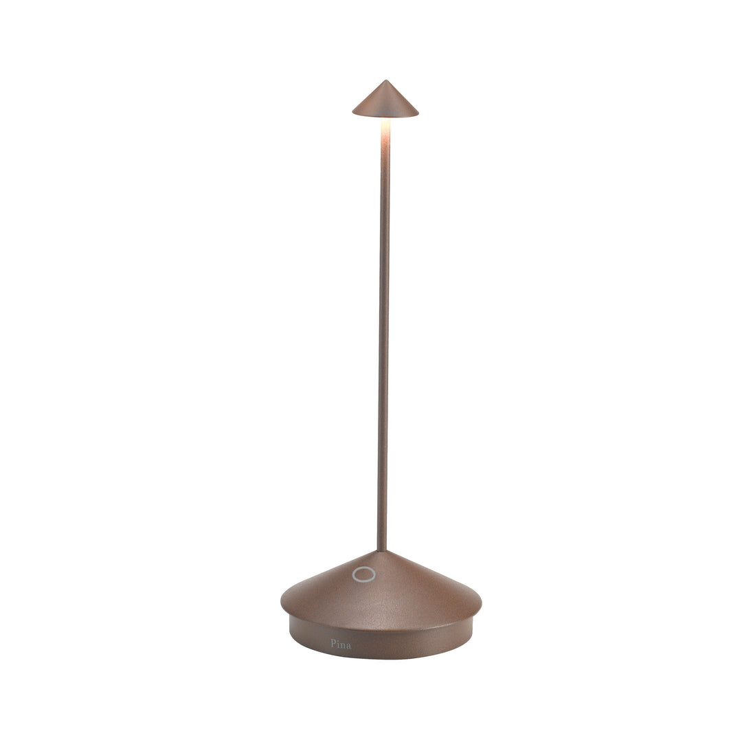Bärbar LED Bordslampa Lumora – Dimbar, Väderbeständig &amp; Stilig | Karnz