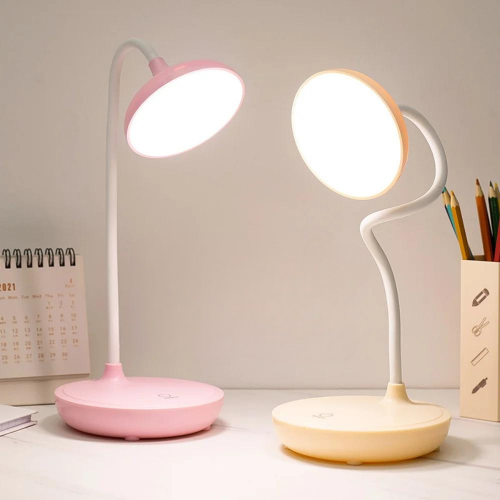 Skrivbordslampa med USB-laddningsfunktion