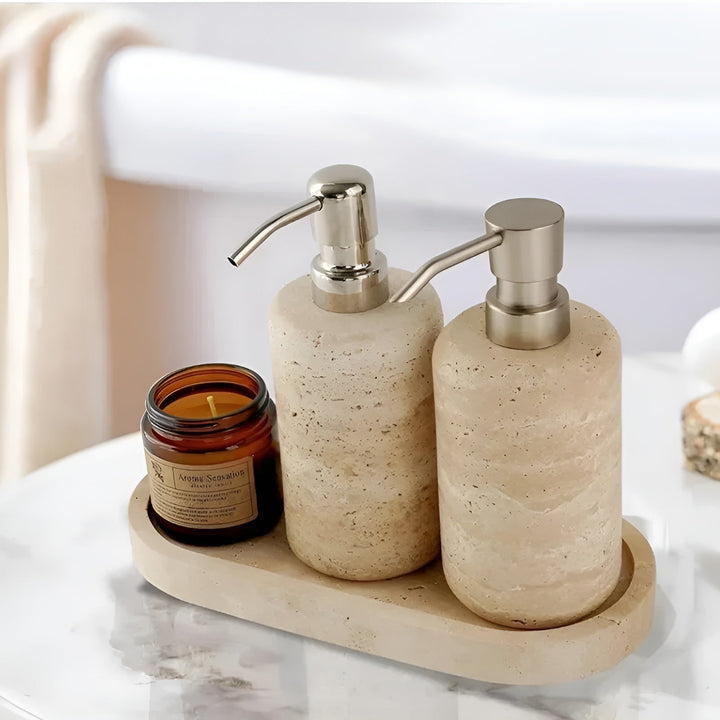 Tandborsthållare i natursten – med tvålpump och hylla | Eleganta badaccessoarer i travertin