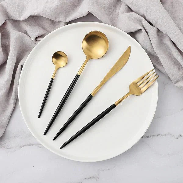 VédaTable 24-delars bestickset – Modern elegans i rostfritt stål | Karnz