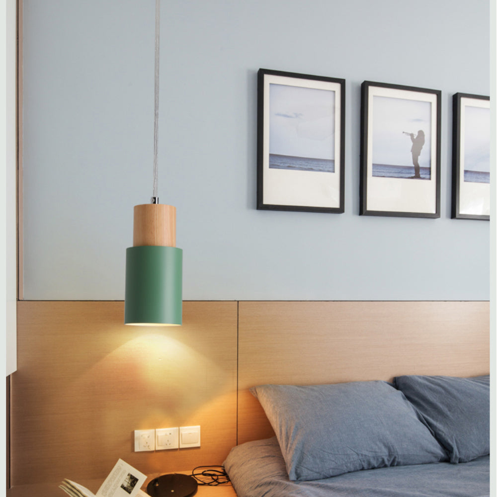 Designerhängande lampa med nordisk träfot